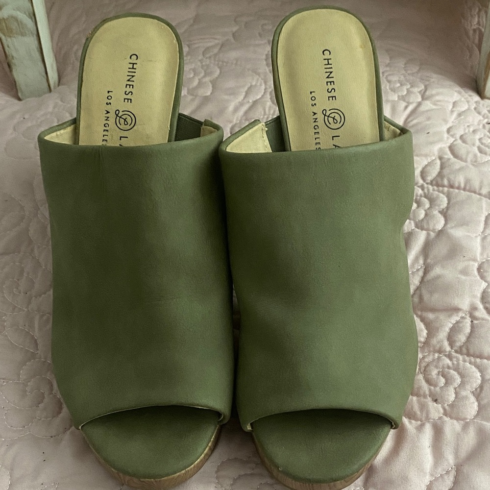 Chinese Laundry Olive Open-Toe Slip-On Mules